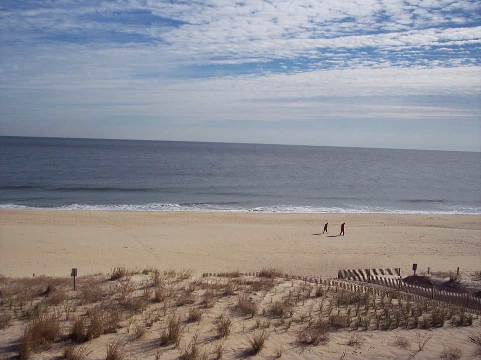 DIRECT OCEANFRONT