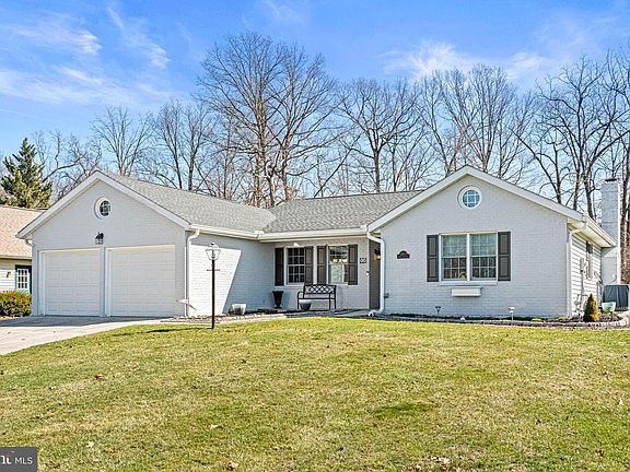 4th image of 6839 Fairway Dr E