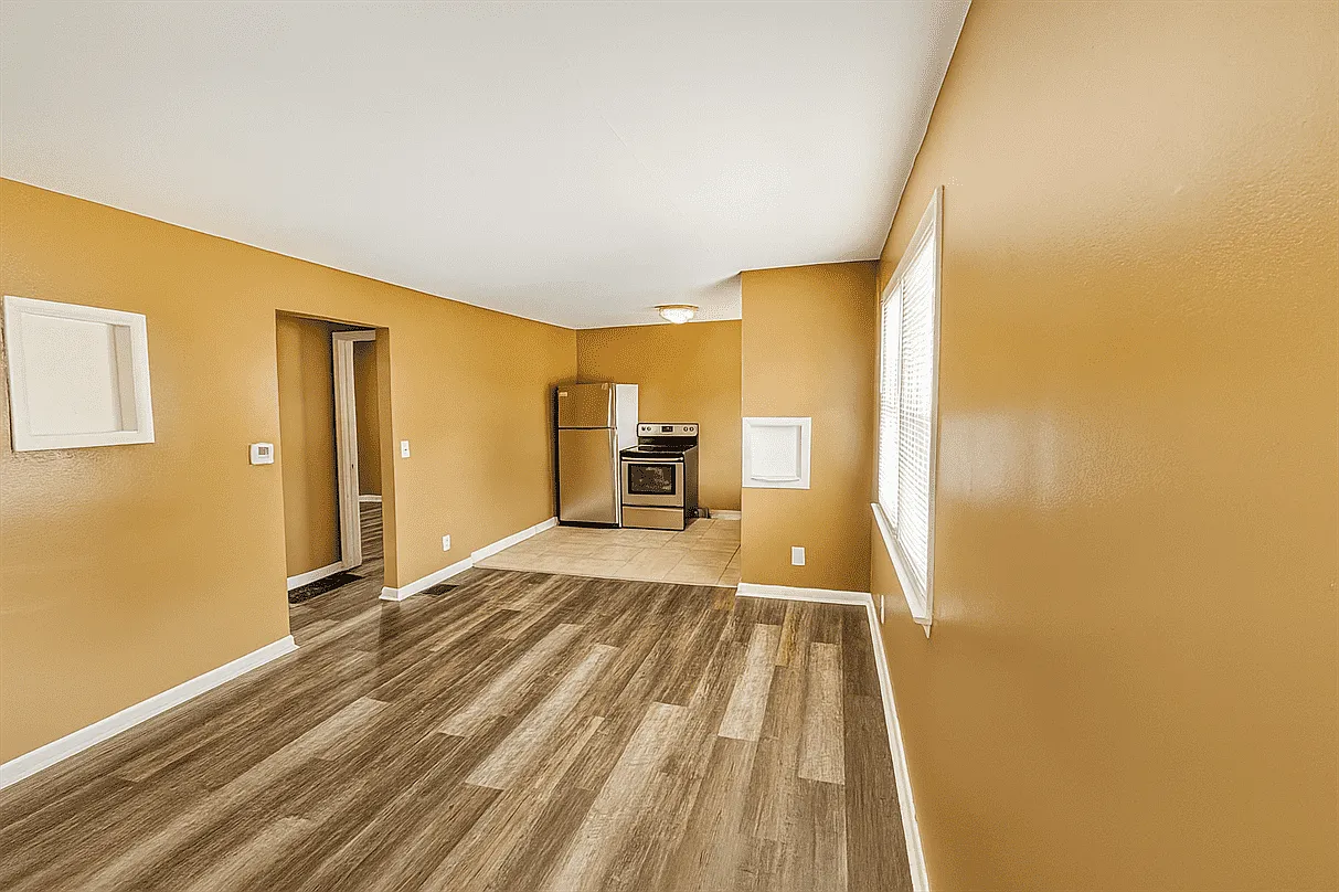 2 bed, 1200 sqft, $950 — Photo 2
