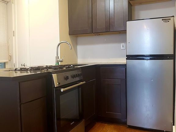 4th image of 1912 Pacific St APT 1