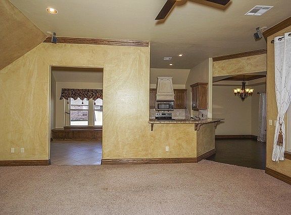4th image of 1901 Evans Ct