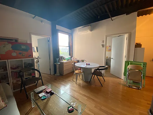 Rented by Smart City Real Estate LLC | media 16