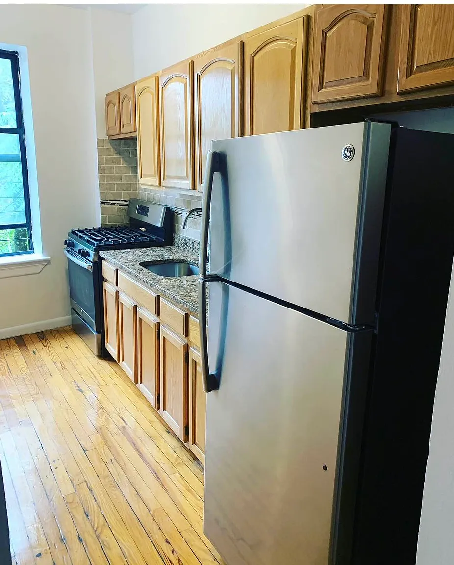 504 Grand St photo 1