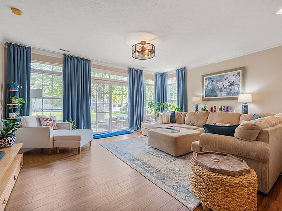 4th image of 3630 Chesterfield Way