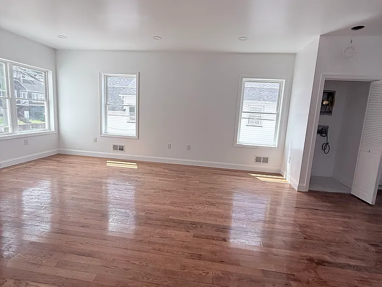 41 Sampson St #1 — Photo 16