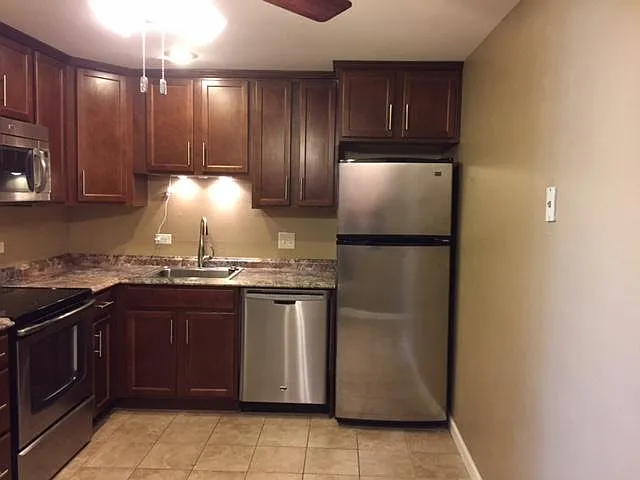 65 N Clarkson St #303 — Photo 2
