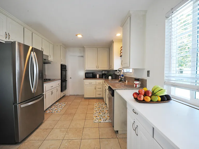 16772 Scotsdale Cir — Photo 27