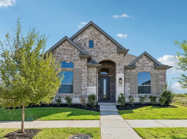 9221 Persimmon Ln, Mesquite, TX 75126