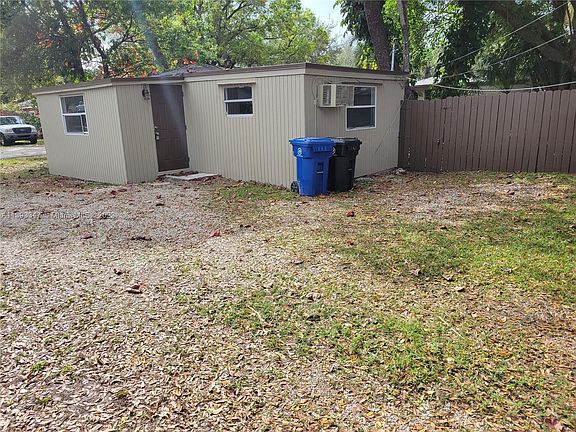 3rd image of 1417 SW 33rd Ct #B