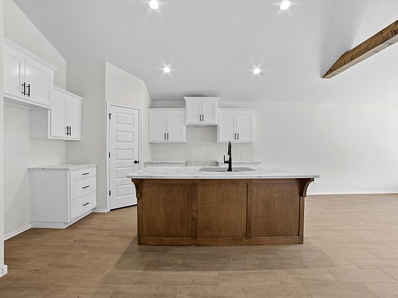 4th image of 6517 S Butternut Ave