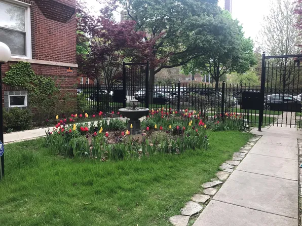 7043 S Bennett Ave APT 3W, Chicago, IL 60649