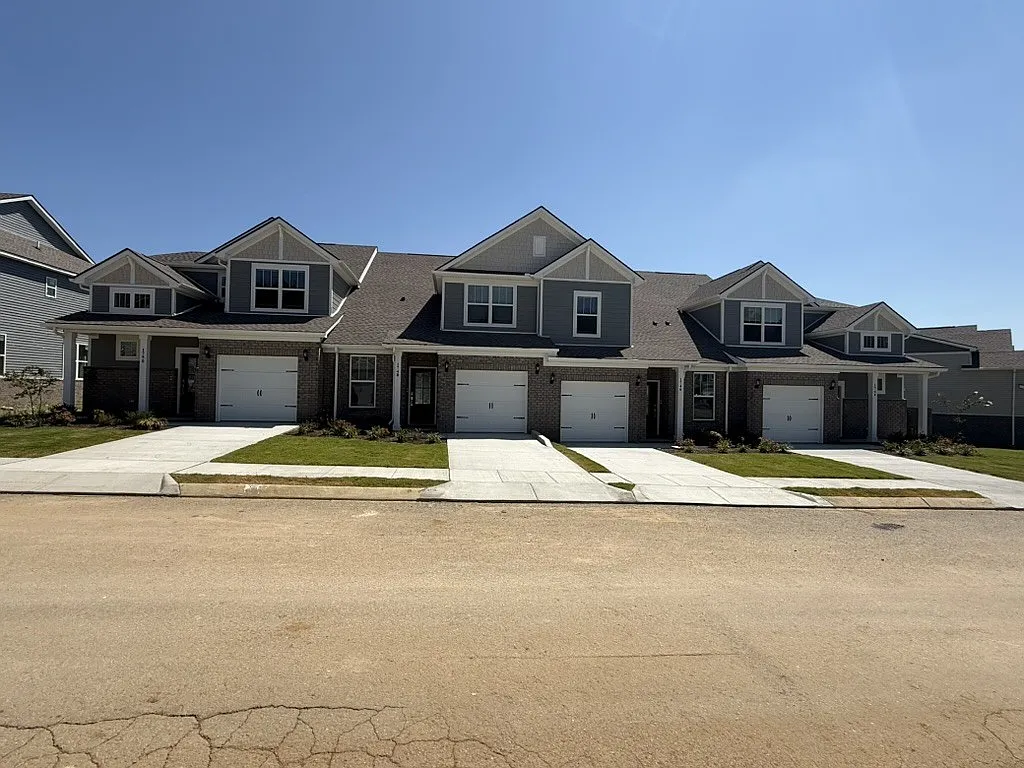 3 bed, 2.5 bath, 1846 sqft, $1,995 — Photo 3