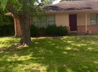 2608 Wayside Dr, Bryan, TX 77802