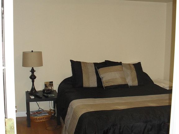 5th image of 109 Village Dr APT 4