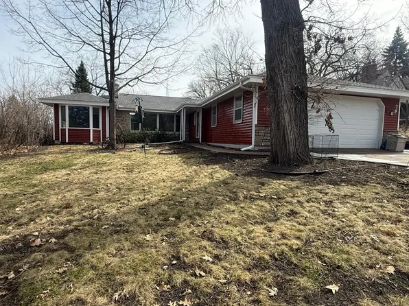 20 Westwood Rd, Minnetonka, MN 55305