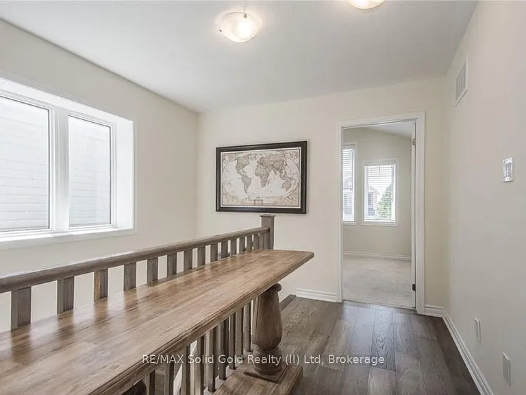 48 Pointer St — Photo 24