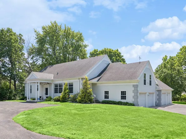 480 Highcroft Rd, Wayzata, MN 55391