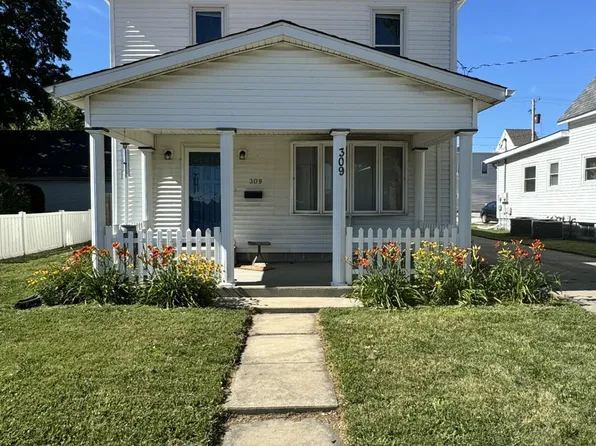 309 W Vine St, Taylorville, IL 62568