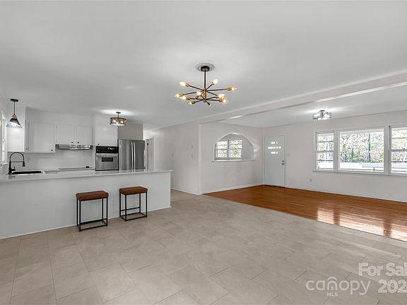 5th image of 4236 Dawnwood Dr