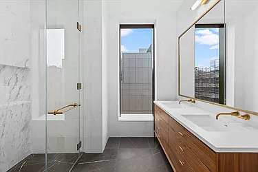 Rented by R New York