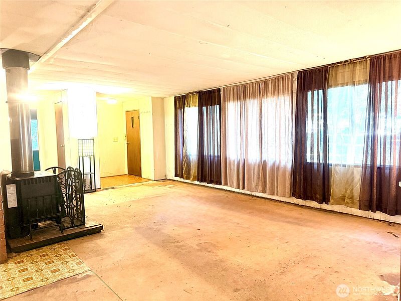 3rd image of 41671 Mountain View Lane