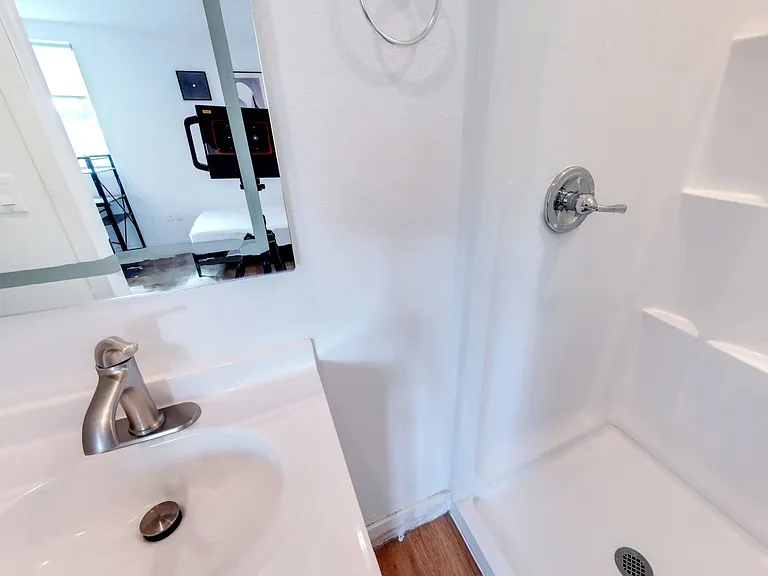 1651 W 37th Pl — Photo 38