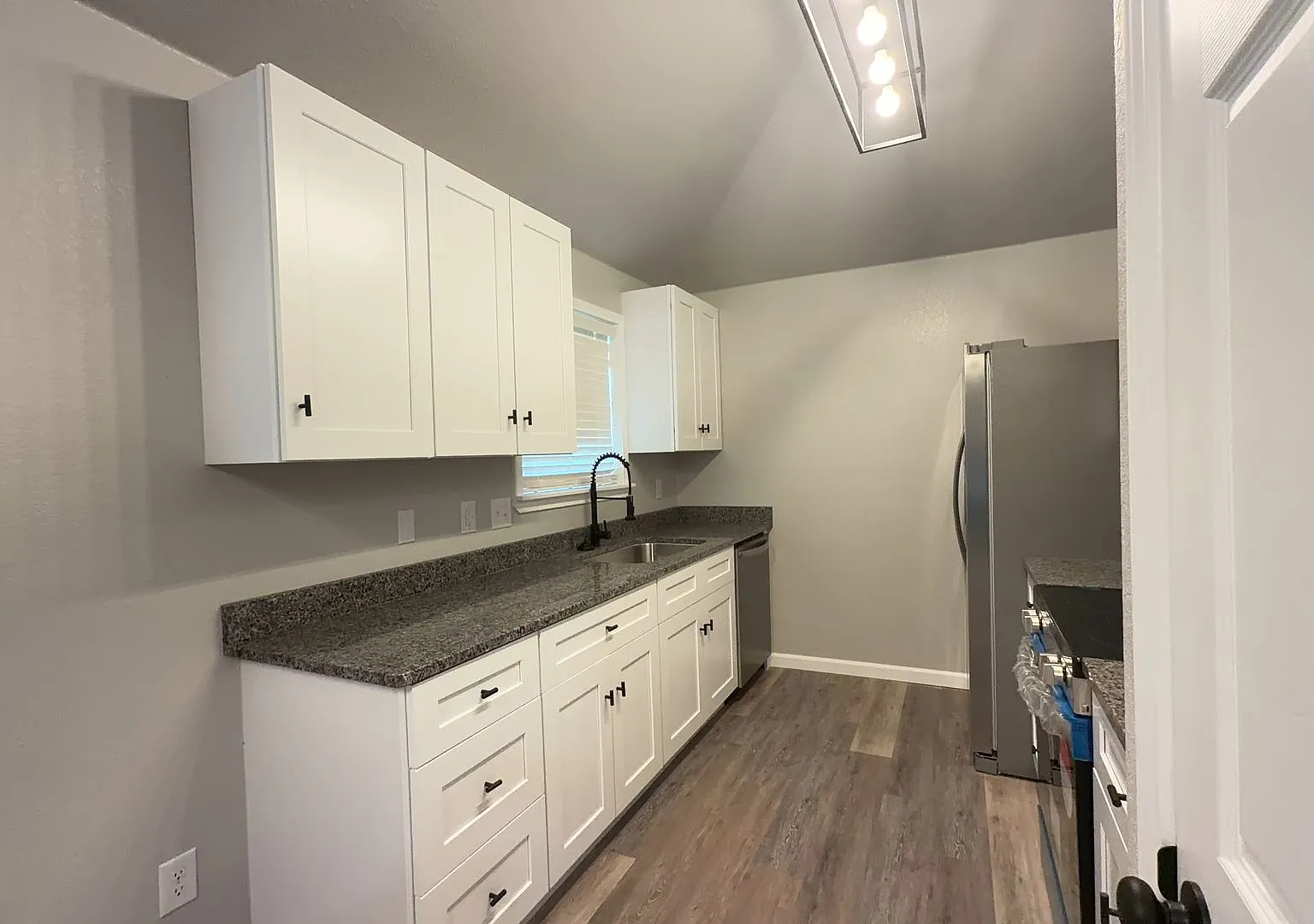 802 Samuel Drive — Photo 4