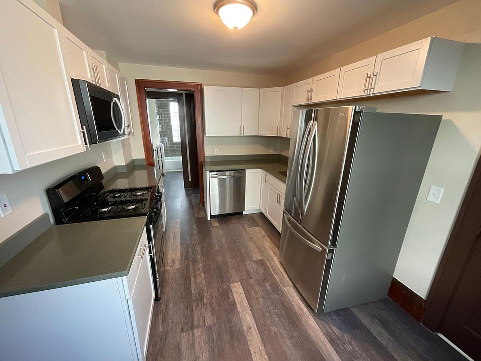 1st image of 824 22nd Ave NE #1