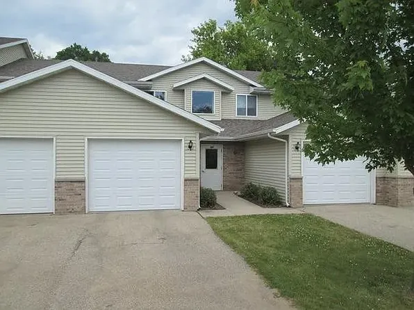 1248 Winston Dr APT 3, Edgerton, WI 53534