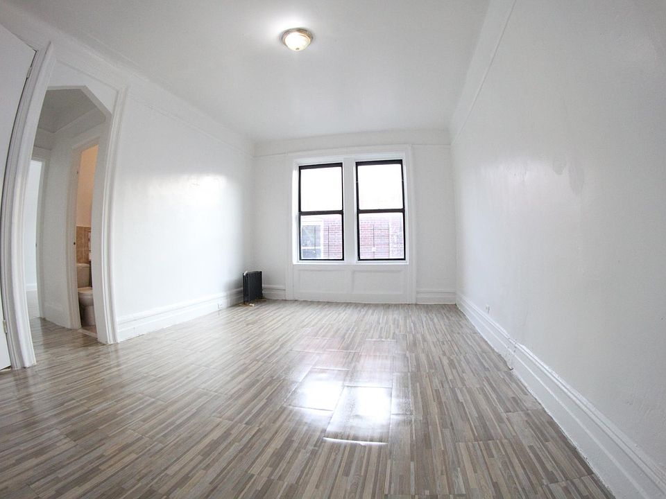 1st image of 2600 Creston Ave #4C-2