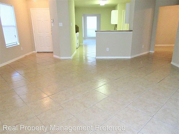 5th image of 7318 Foxbrook Dr