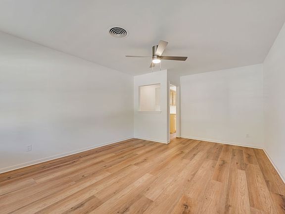 4th image of 214 Turtle Creek Dr