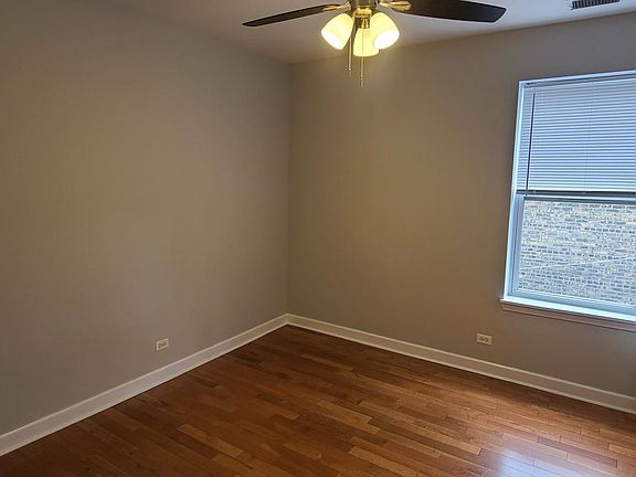 2nd image of 2554 W Gunnison St #3