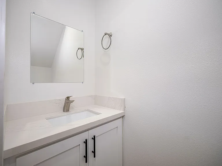 24743 Valley St #1 — Photo 13