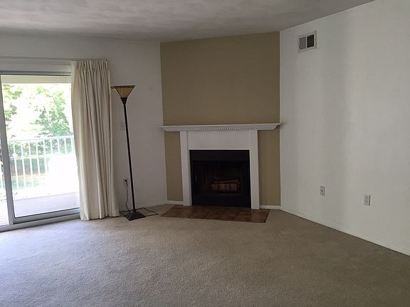 4th image of 1004 Autumn Woods Ln APT 110