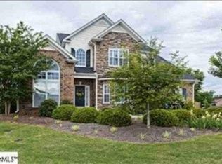 1 Braeburn Dr, Simpsonville, SC 29681