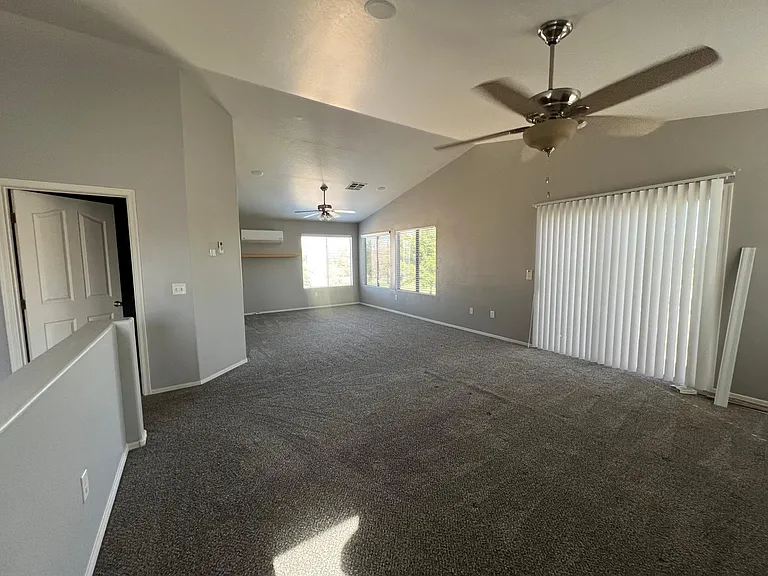 6821 S 40th Dr — Photo 7
