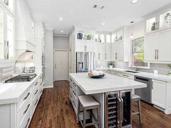 3rd image of 909 Sonora Dr
