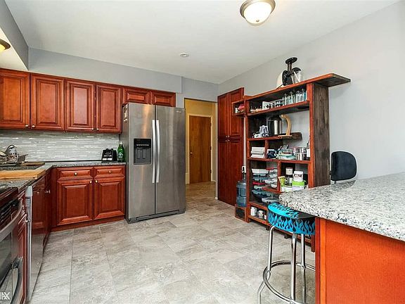 4th image of 19249 Eldridge Ln