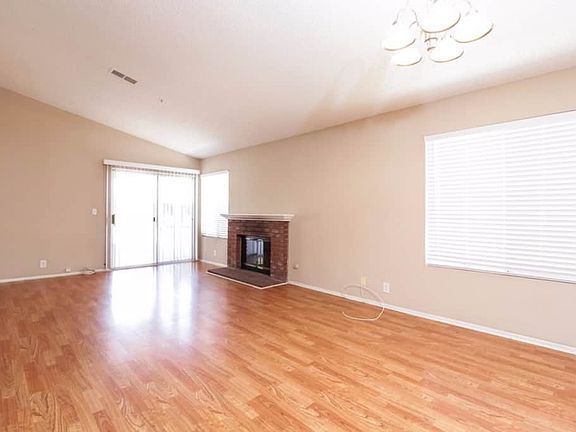 3rd image of 16978 Walnut Ct