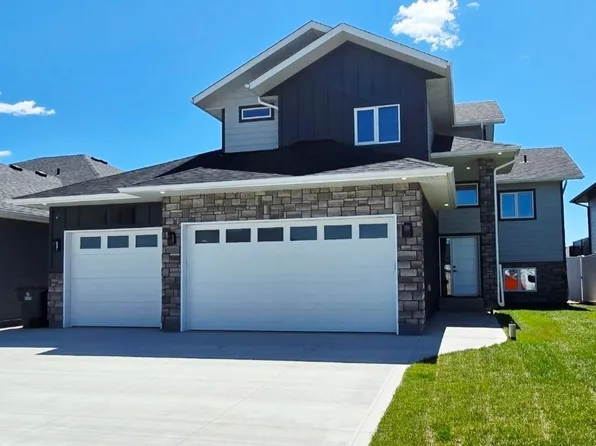 703 Ballesteros Crescent, Warman, SK S0K 4S4