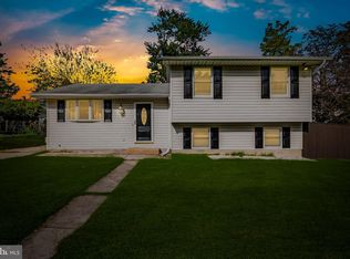7666 Pine Haven Dr, Pasadena, MD 21122