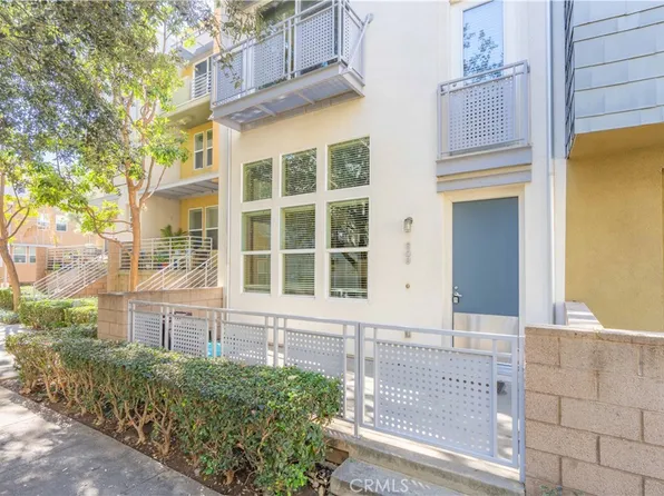 608 E Jeanette Ln, Santa Ana, CA 92705