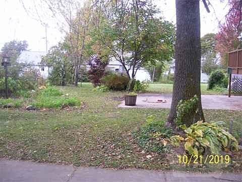 3rd image of 225 N Main St