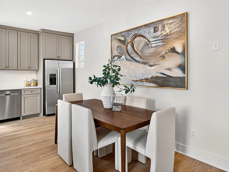 435 W 9th St #C — Photo 12