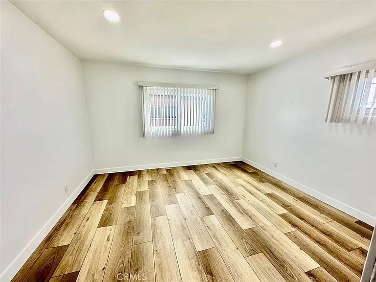 10215 S 10th Ave #6 — Photo 11