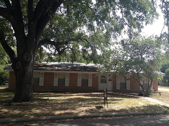 1st image of 416 S Rose Ellen Cir