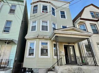 228 Patterson St, Harrison, NJ 07029