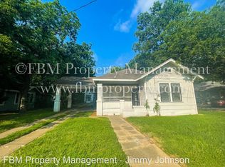605 N McKinney St #A, Ennis, TX 75119