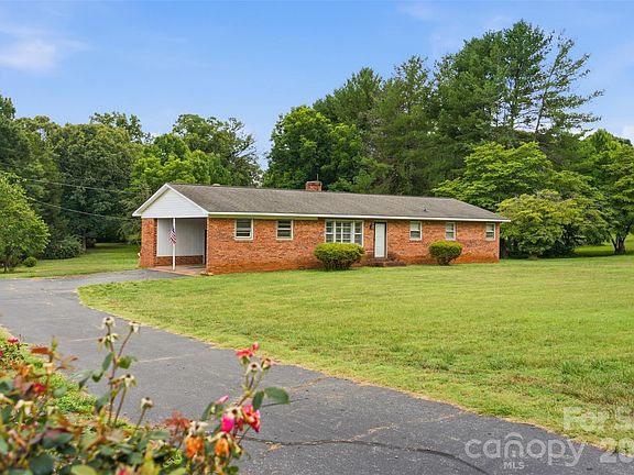 2nd image of 478 River Hill Rd